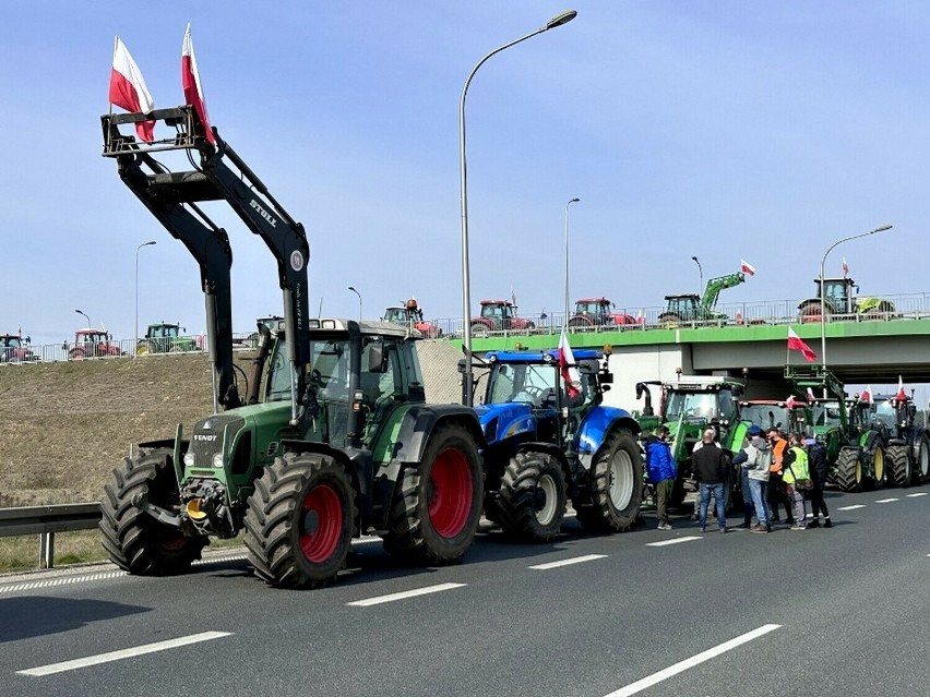 Rolnicy blokują węzeł S5 Leszno Zachód od środy 20 marca...