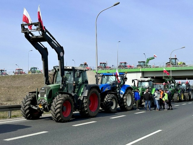 Rolnicy blokują węzeł S5 Leszno Zachód od środy 20 marca 2024