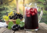 Skorzysta serce, żołądek i skóra. Dlaczego jeszcze warto pić sok winogronowy? Zobacz, jak zrobić sok z ciemnych winogron. Wypróbuj przepis