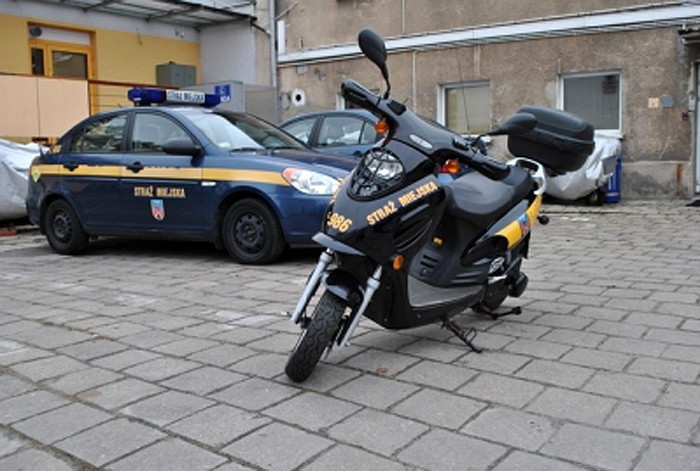 Straż Miejska w Kaliszu pozbywa się elektrycznych skuterów....