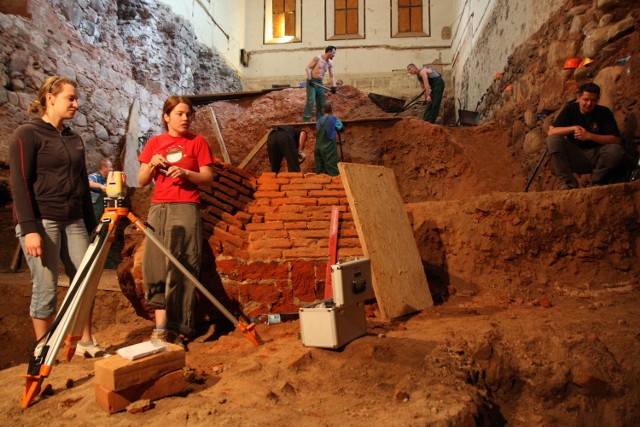 Praca w kaplicy wre. Na zdjęciu Alicja Budzowska i Paulina Blińska