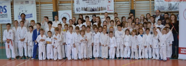 Zawody Realnej Samoobrony w Rybniku 2015: 160 dzieci na matach