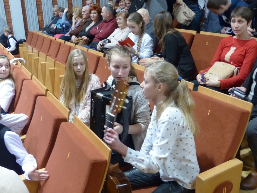 Koncert dla babć i dziadków w sieradzkiej szkole muzycznej