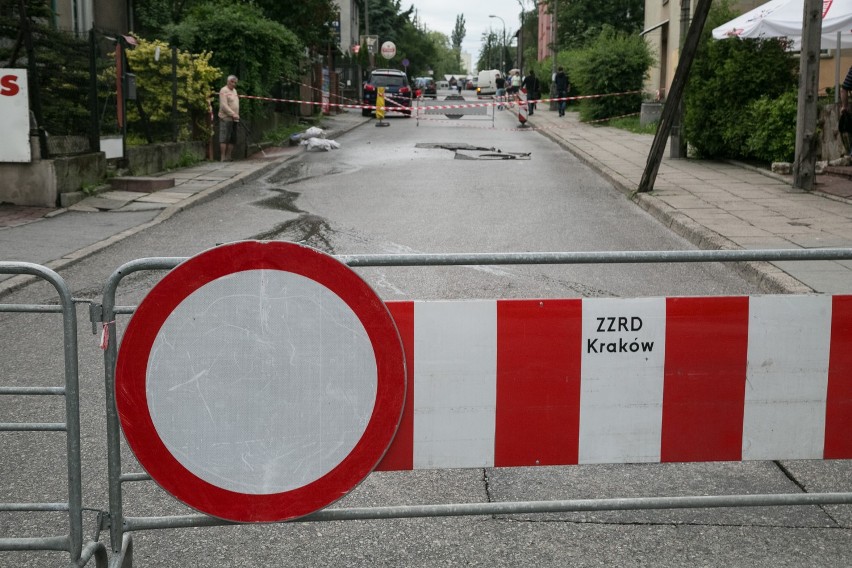 Do licznych zalań doszło także w centrum m.in. na ul....