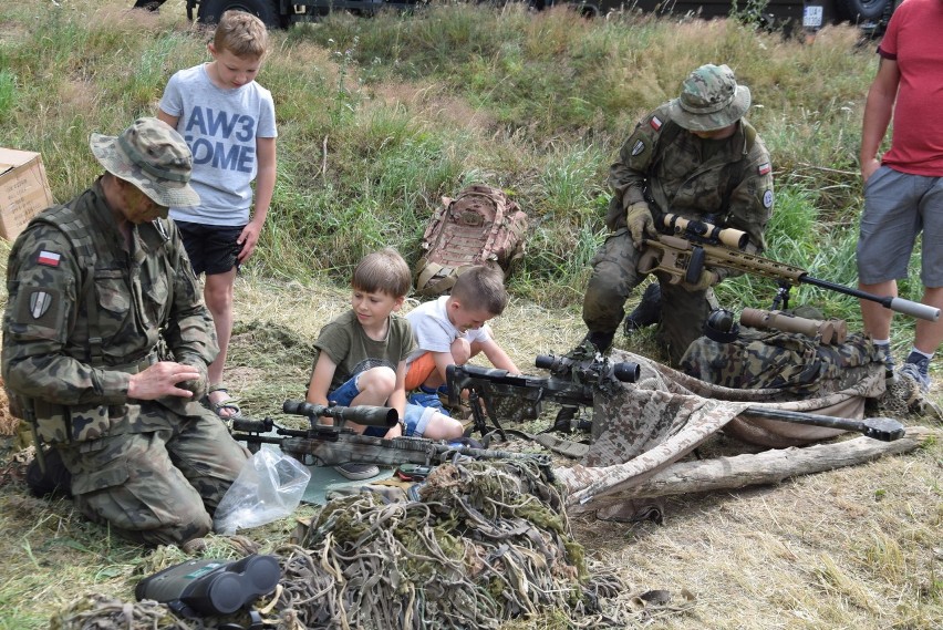  Wojsko zaprosiło mieszkańców na strzelnicę wojskową na militarny piknik 