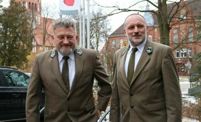 Jarosław Czarnecki (z prawej) został p.o dyrektora Regionalnej Dyrekcji Lasów Państwowych w Szczecinku.