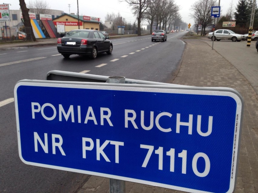 Przy drodze krajowej w centrum Pleszewa pojawiła się specjalna kamera. Generalna Dyrekcja Dróg Krajowych i Autostrad wyjaśnia...