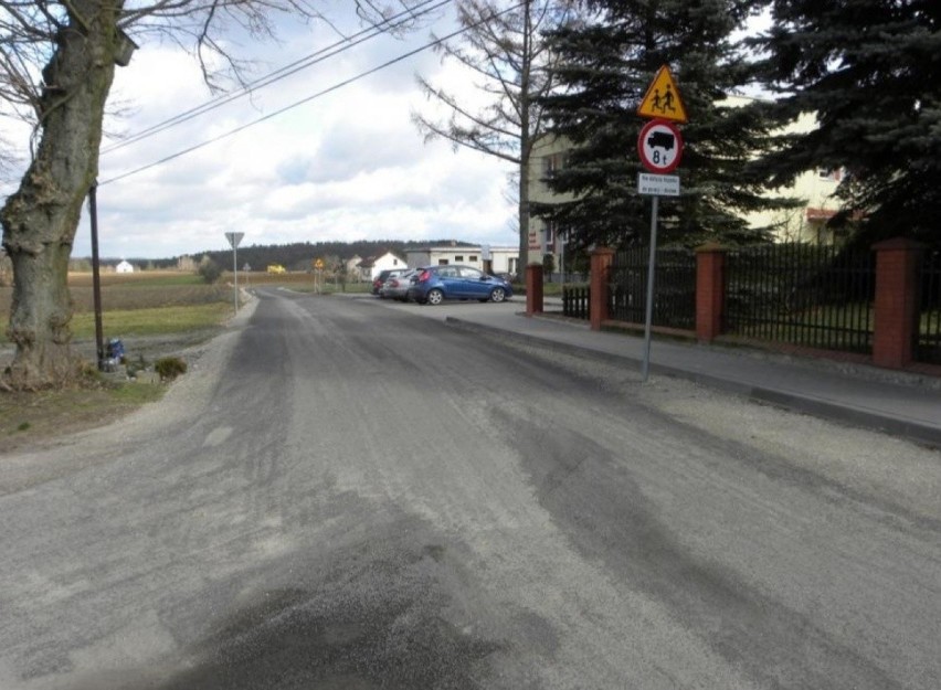 Zakończyła się rozbudowa drogi gminnej Kamienny Smug –...