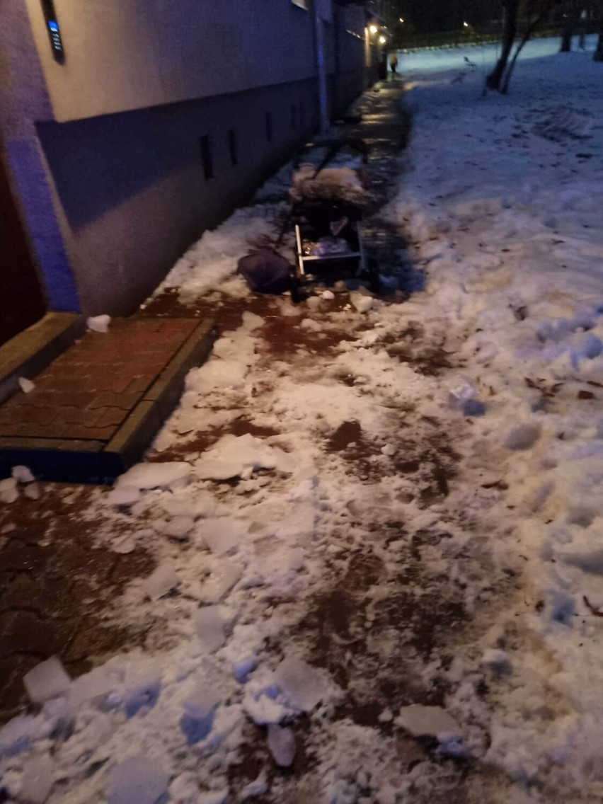 13-miesięczny Staś z Częstochowy, na którego spadł zmrożony śnieg, nadal jest w szpitalu. Ruszyła zbiórka na jego leczenie