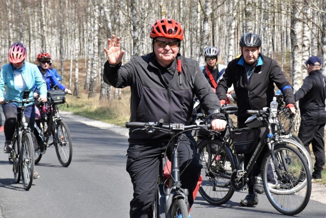 Jednym z podróżników, który zainauguruje cykl kruszwickich spotkań będzie widoczny na zdjęciu Tadeusz Wiącek z Inowrocławia (w pomarańczowym kasku), który opowie o swojej rowerowej wyprawie do Camino de Compostela