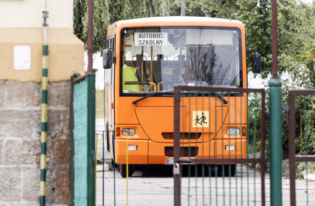 Mieszkańcy narzekają na autobusy jadące przez ich osiedle