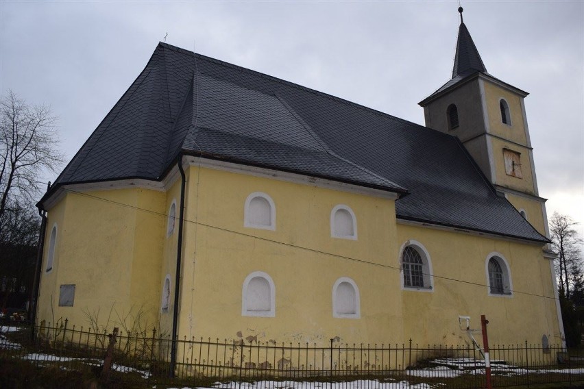 Koniec remontu dachu kościoła w Droszkowie (ZDJĘCIA)
