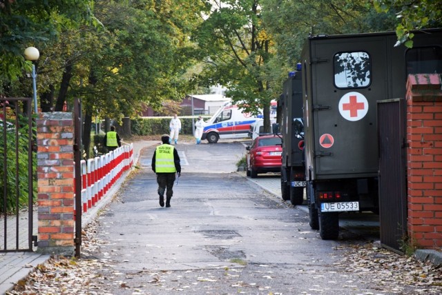 Ognisko koronawirusa w Domu Kombatanta w Zielonej Górze. Trwa ewakuacja chorych. Co stanie się z prowadzonym tu śledztwem?