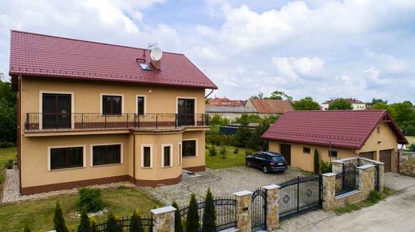 Cena 1.195.000 zł
350 m², 6 pokoi, 2 łazienki
Idealne...