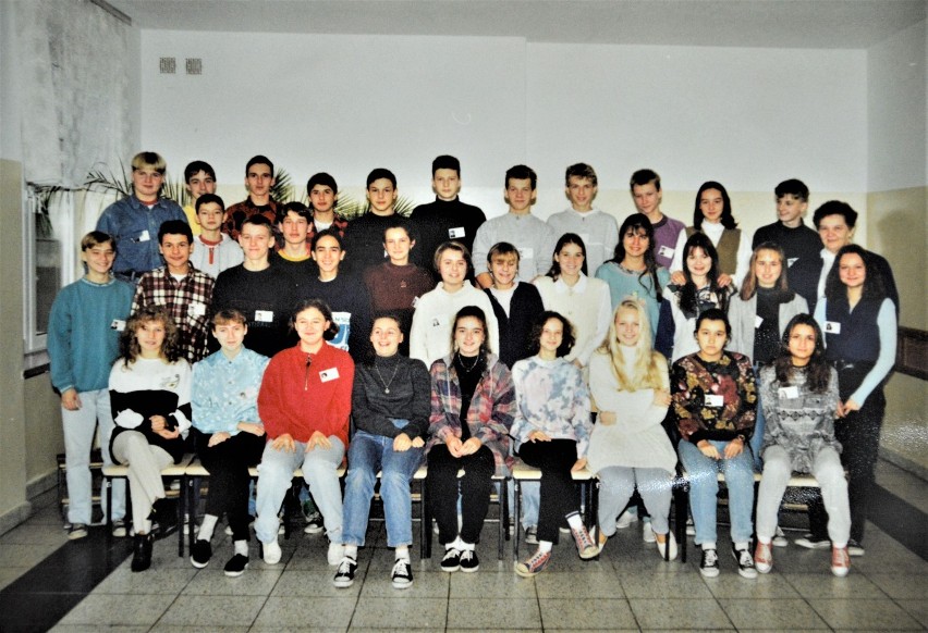 Druga połowa lat 90. w Liceum Ogólnokształcącym w Goleniowie. ZDJĘCIA KLASOWE i nie tylko
