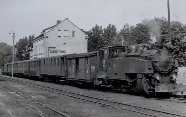 Lata 1928-1928, Pociąg towarowy do Raciborza na stacji Trynek.