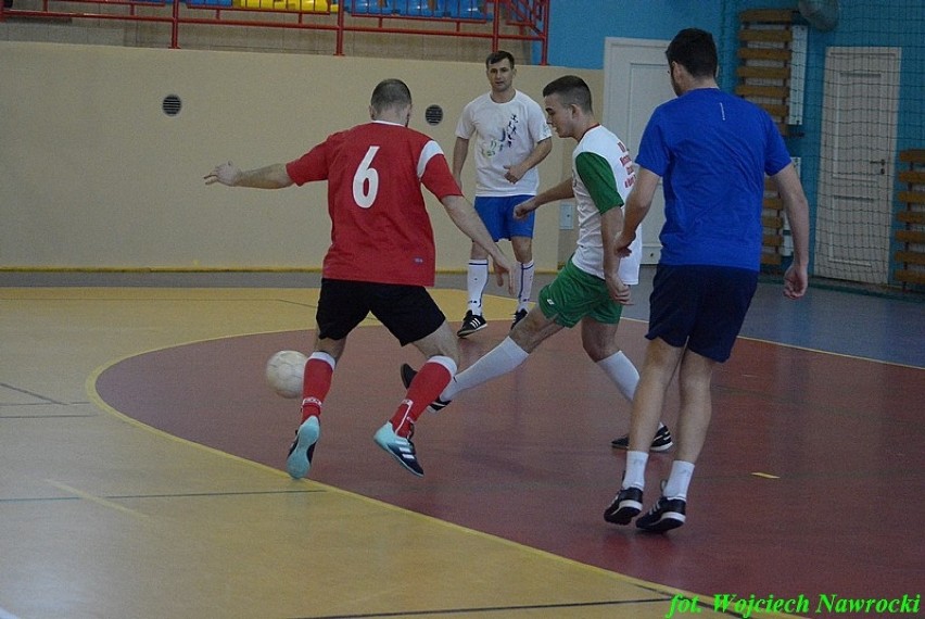 Wyniki 9. ostatniej kolejki rundy zasadniczej IX edycji Choceńskiej Ligi Futsalu [zdjęcia]