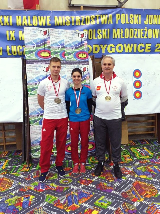 Sekcja łucznicza KS Społem wróciła z brązowymi medalami z Halowych Mistrzostw  Polski Młodzieżowców i Juniorów w Łodygowicach