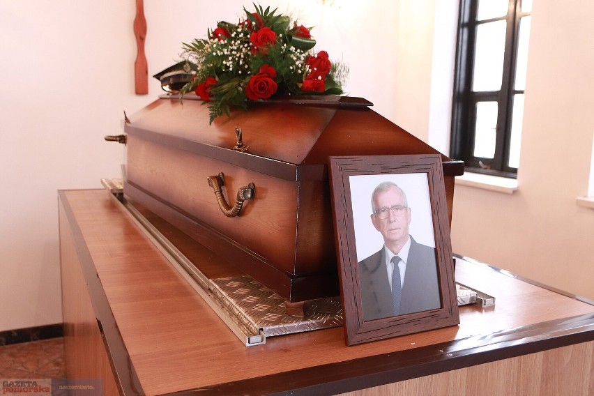 Pogrzeb Jana Kołaczyńskiego z Krojczyna, radnego, prezesa OSP, społecznika [zdjęcia]