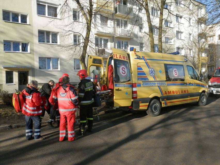 Syn wezwał straż pożarną oraz pogotowie kiedy matka nie...