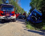 Wypadek pod Warszawą. Zderzenie ciężarówki z samochodem osobowym. Nie żyje jedna osoba. DK nr 79 zablokowana