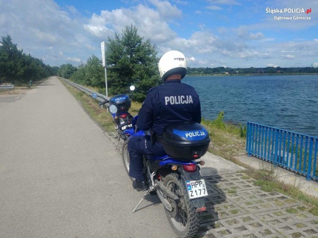 Letnie patrole zmotoryzowane delegowane są w okolice dąbrowskich jezior Pogoria 

Zobacz kolejne zdjęcia/plansze. Przesuwaj zdjęcia w prawo naciśnij strzałkę lub przycisk NASTĘPNE