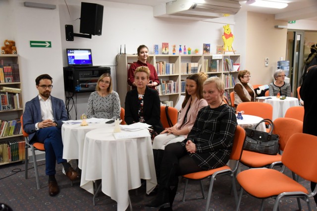 W Bibliotece Publicznej Miasta i Gminy Międzyrzecz 13 grudnia odbył się  wieczór poezji Międzyrzeckiego Saloniku Literackiego