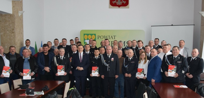 Strażacy z powiatu chełmskiego otrzymali dotacje w ramach konkursu „Lubelskie wspiera OSP”. Zobacz zdjęcia