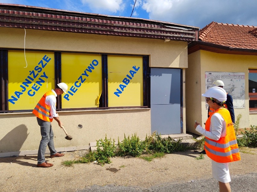 Ruszyła rewitalizacja centrum Babic. Stare pawilony handlowe...