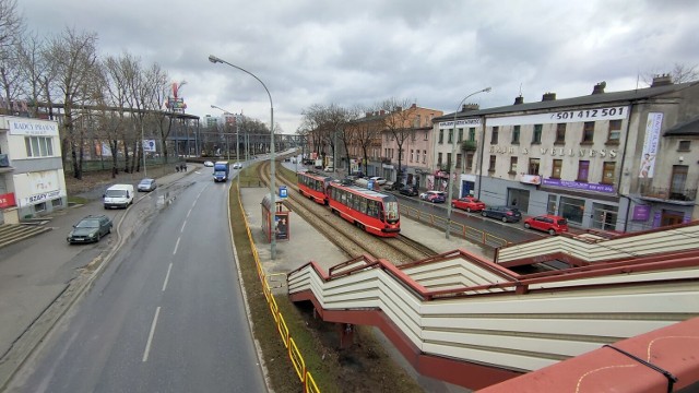 Torowisko tramwajowe od Redenu w stronę granicy z Będzinem będzie rozbierane, a tramwaje będą kończyć trasy przy Powiatowym Urzędzie Pracy

Zobacz kolejne zdjęcia/plansze. Przesuwaj zdjęcia w prawo - naciśnij strzałkę lub przycisk NASTĘPNE