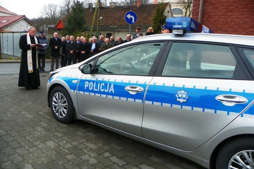 Radiowóz dla policjantów z Ujścia