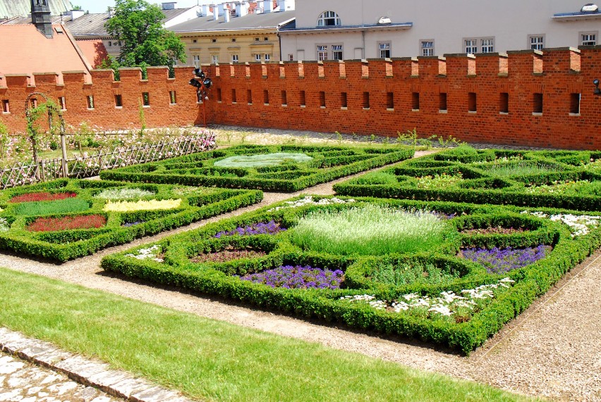 Ogrody królewskie na Wawelu otwarte dla turystów [ZDJĘCIA]