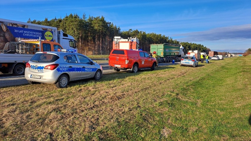 Śmiertelny wypadek na autostradzie A1 w Brzeźnie Wielkim. Droga w kierunku Gdańska jest zablokowana