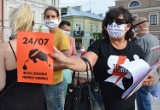 Protest przeciwko wypowiedzeniu Konwencji Stambulskiej w Piotrkowie [ZDJĘCIA, FILM]