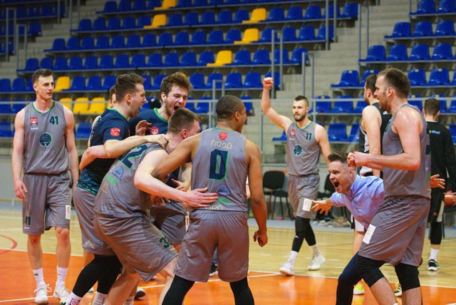 Koniec sezonu dla nyskich koszykarzy. Basket Nysa kończy wśród najlepszej 8 w lidze.