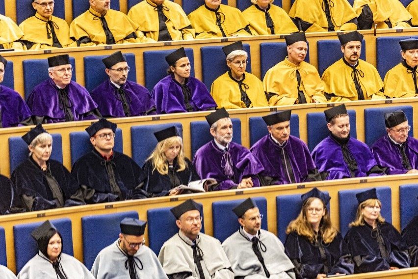 Kraków. Inauguracja roku akademickiego na UJ. Prof. Jacek Popiel: "Świat nas po raz kolejny zaskoczył"