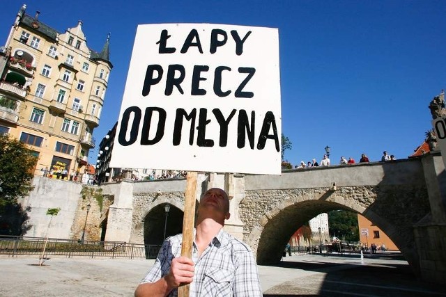 Spór pomiędzy władzami Kłodzka, a właścicielami Młyna trwa od dawna.