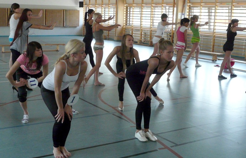 Przed Miss Miedwia 2009. Piękne dziewczyny ćwiczą w Kołobrzegu (zobacz zdjęcia)