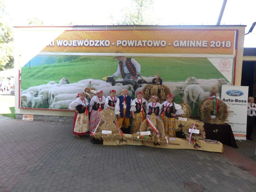 Zespół Girlanda z Piasku podczas XIX Dożynek Województwa Śląskiego, które odbyły się w Wiśle [ZDJĘCIA]