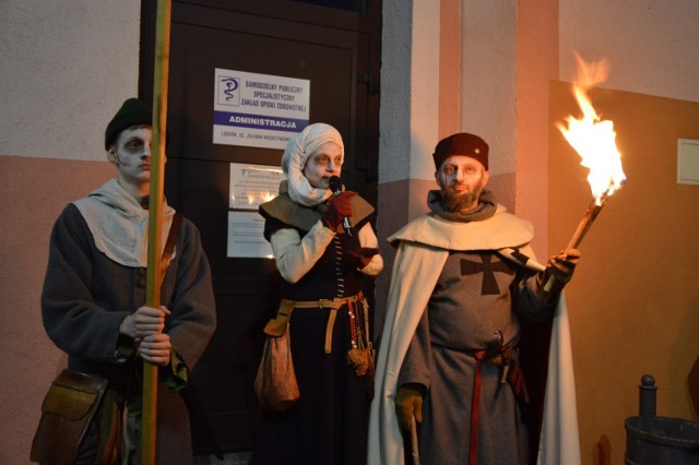 Po raz kolejny Lęborskie Bractwo Historyczne zaprosiło mieszkańców zainteresowanych poznaniem ciekawostek z historii Lęborka do udziału w przedsięwzięciu pod nazwą "Spacer z duchami Krzyżaków" w ramach Lęborskich Dni Jakubowych.