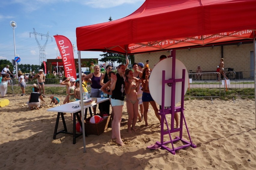 Biblioteka na plaży to mnóstwo atrakcji dla każdego