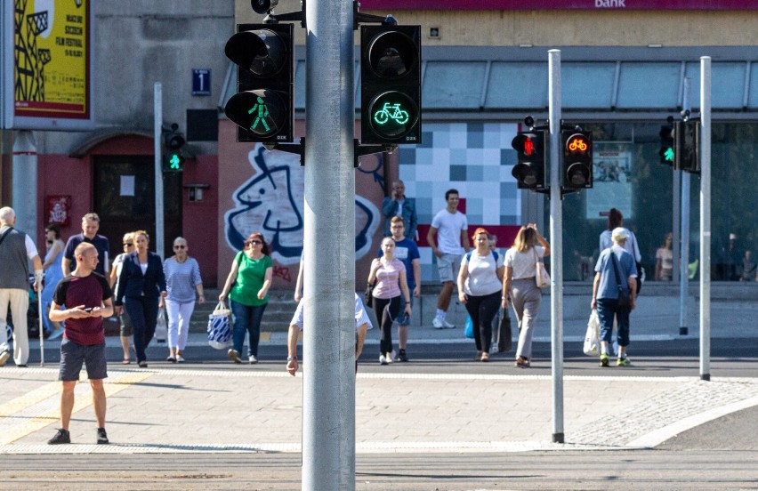 Sygnalizacja świetlna na placu Rodła w Szczecinie. Mieszkańcy chodzą tam "na pamięć". - Dojdzie do tragedii