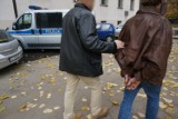 Bielszowice: Znaleziono martwego 45-latka, policja przesłuchuje dwóch mężczyzn