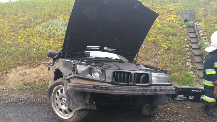 Kierowca BMW trafił do szpitala po tym, jak w podbydgoskiej...