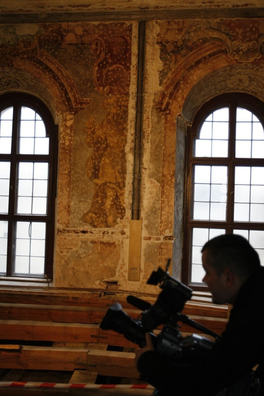 Barokowe freski na Uniwersytecie Wrocławskim bezpieczne, ale pozostaną ukryte (ZDJĘCIA)