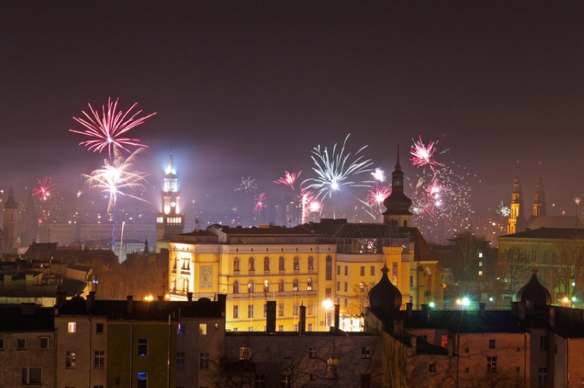 Blask fajerwerków nad Opolem