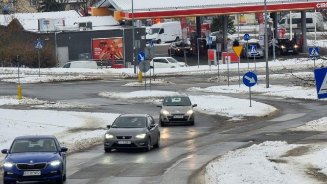 Rozbudowa skrzyżowania ulic Biskupa Jaworskiego, Piłsudskiego i Zapolskiej  w Kielcach to jedna z inwestycji, która otrzyma dofinansowanie z Rządowego Funduszu Rozwoju Dróg.

Zobacz kolejne zdjęcia ulic , które zostaną przebudowane w ciągu najbliższych dwóch lat