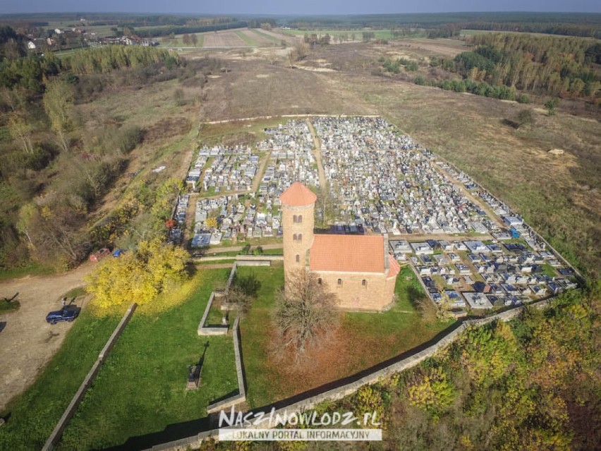 Wzgórze z kościółkiem św. Idziego w Inowłodzu bez drzew? Można podpisać petycję w obronie morwy czarnej