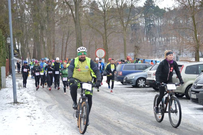 Biegali, chodzili i jechali rowerami w Szamocinie dla WOŚP cz. II