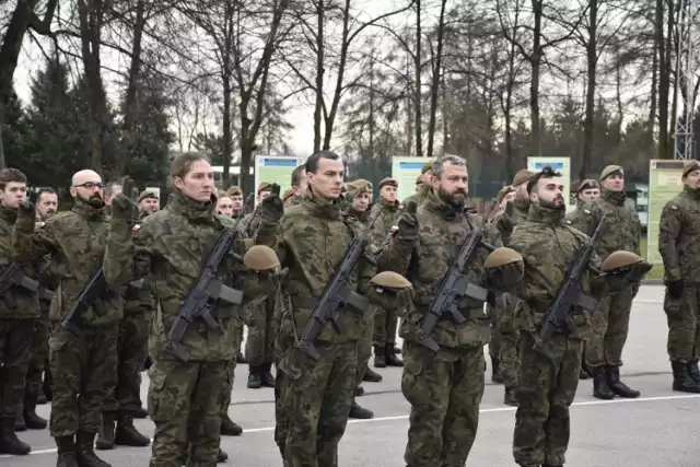 W sobotę 4 grudnia terytorialsi złożyli przysięgę. Uroczystość odbyła się na terenie grójeckiej jednostki wojskowej.